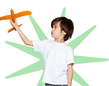 Enfant avec avion en papier